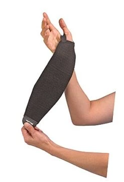 Mueller Sport Care Wraparound Moderate Wrist Support -Fine Golf Store Mueller Adjustable Wrist Support 3
